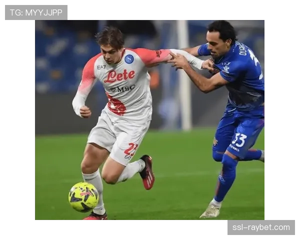 克雷莫纳球员身印女性名字,赛前宣传反对家庭暴力 克雷莫纳球员身印女性名字,赛前宣传反对家庭暴力