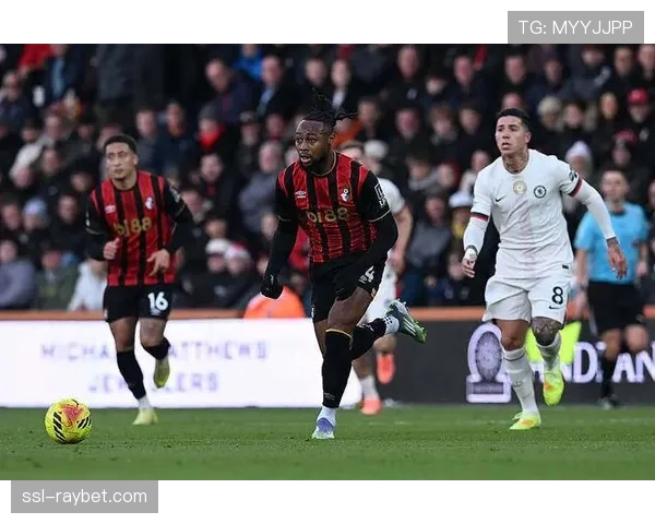 伯恩茅斯3-2险胜切尔西，对攻战笑到最后