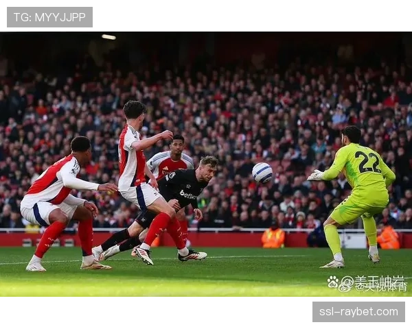 富勒姆楚克乌泽伊沃比缺阵，西汉姆联鲍文独挑大梁