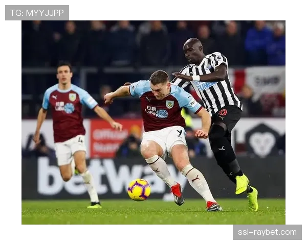 伯恩利2-2热刺，罗梅罗压哨扳平留悬念