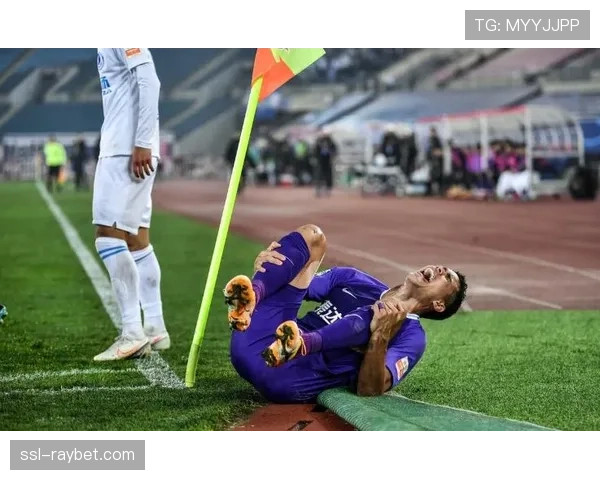 法国足协纪律委员会就比赛中恶意阻挡无球切入球员的犯规做出加重处罚案例